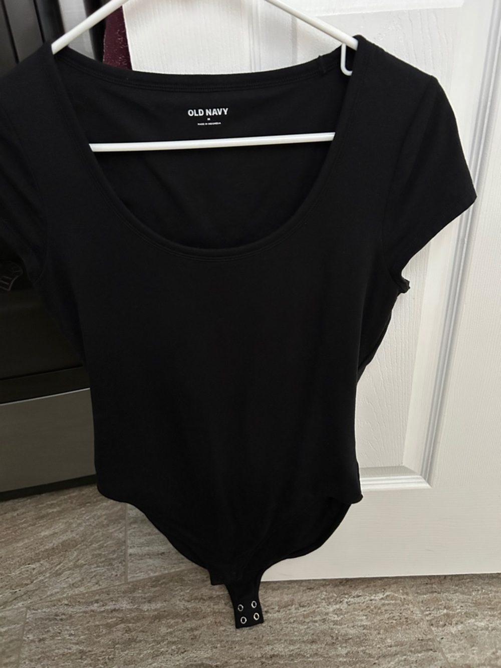 Old Navy scoop neck tee black Bodysuit size medium